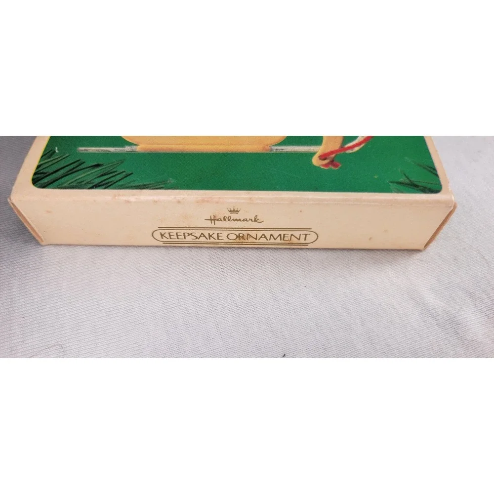 1984 Hallmark Keepsake Ornament Nostalgic Sled Seasons Greetings QX442-4
